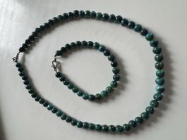 Parure élégante: Collier et bracelet en pierre verte