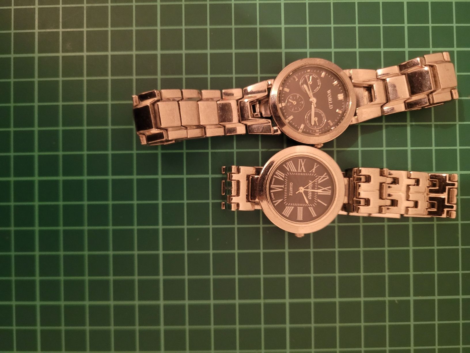 Orologi: Vintage "World" & "Valioso" Women's Watch Bundle - Silver – Usato da Meyrin venduto da Retro-GZ