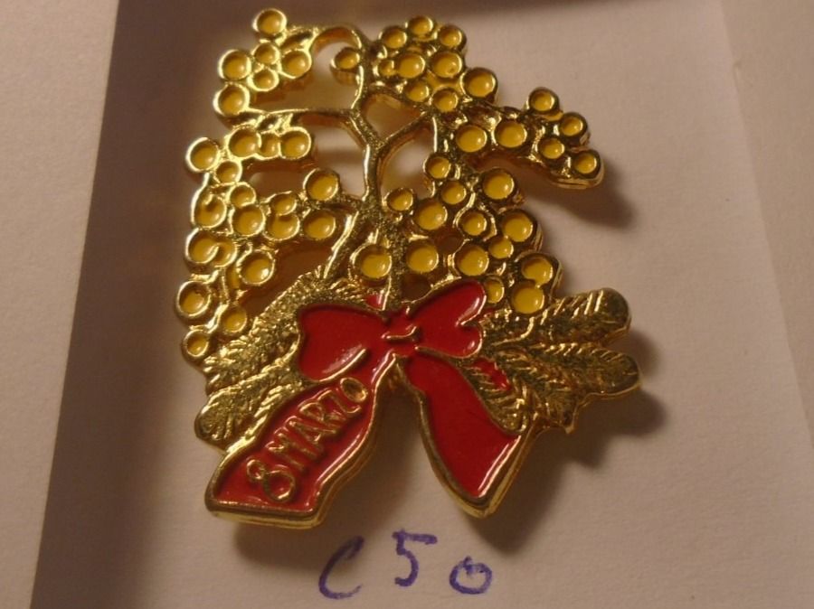 Plaketten & Abzeichen: 1 Pin 8 Marzo (C50) – Gebraucht aus Winterthur von Beli2000