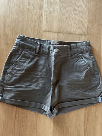 Short kaki 34