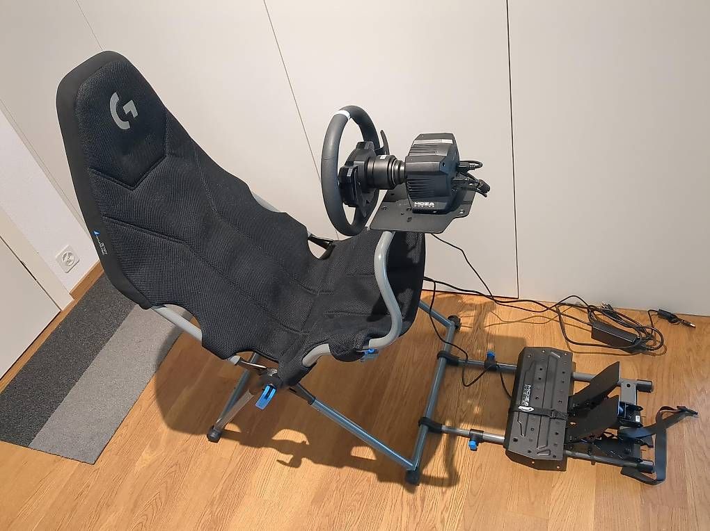 Playseat Chaises: Playseat Challenge X mit Moza R3 – D'occasion à Hochdorf par Andy763