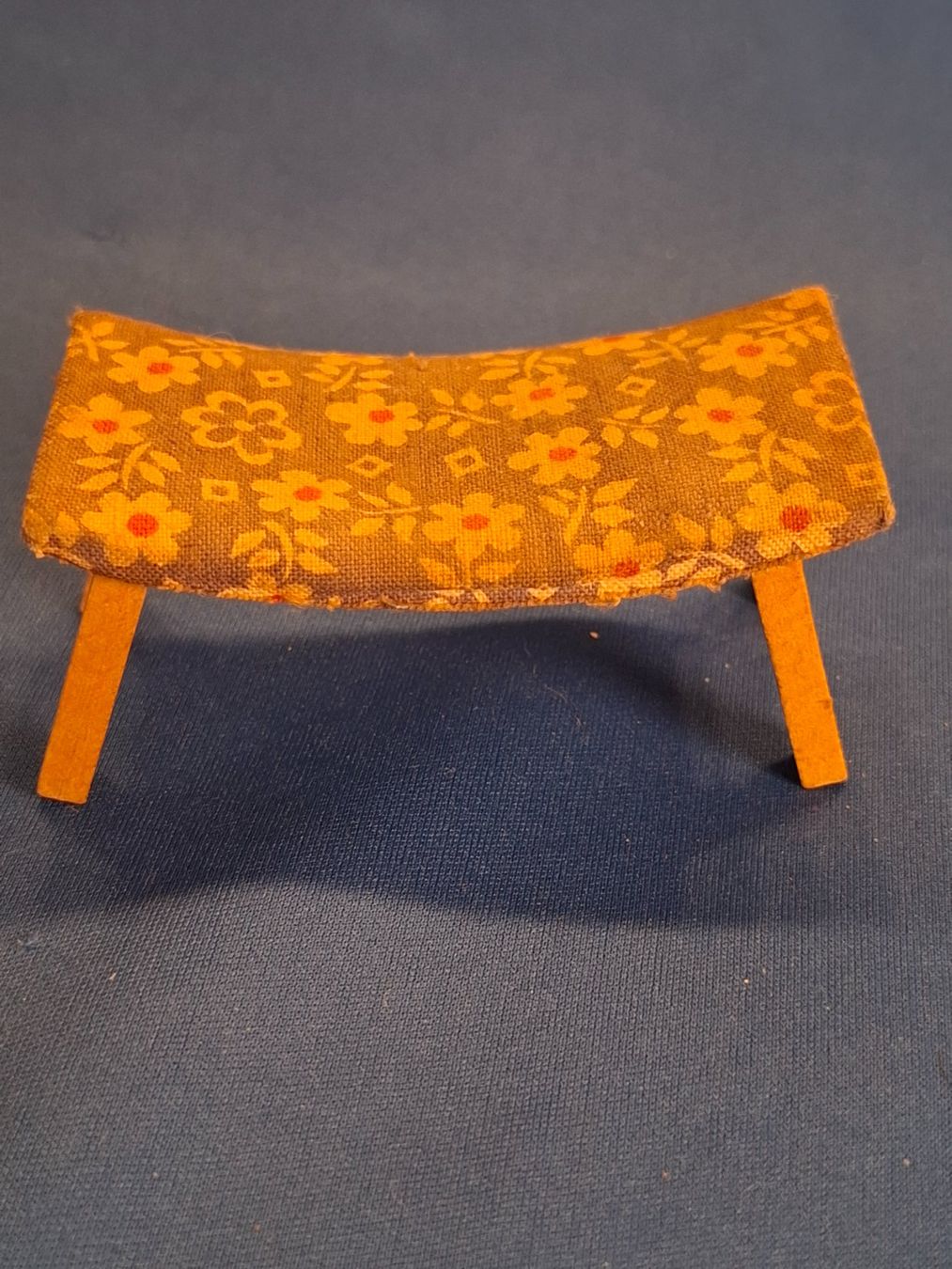 Case e mobili per bambole: Puppenhaus Vintage Hocker 1960er – Usato da Schlieren venduto da Svenja7 3