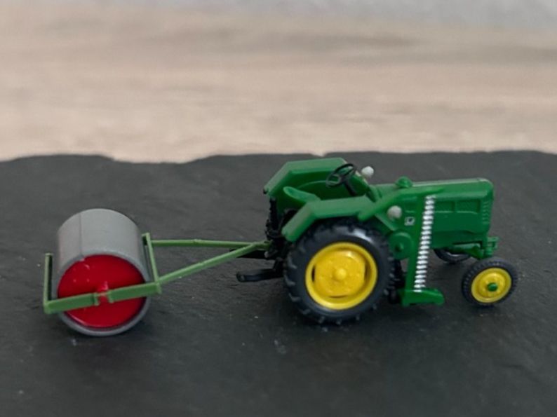 Preiser Modellini d'auto: Preiser Lanz Ackerschlepper mit Ackerwalze - Preiser 17929 1 – Nuovo e nell'imballaggio originale da Goldach venduto da Manyro55 4