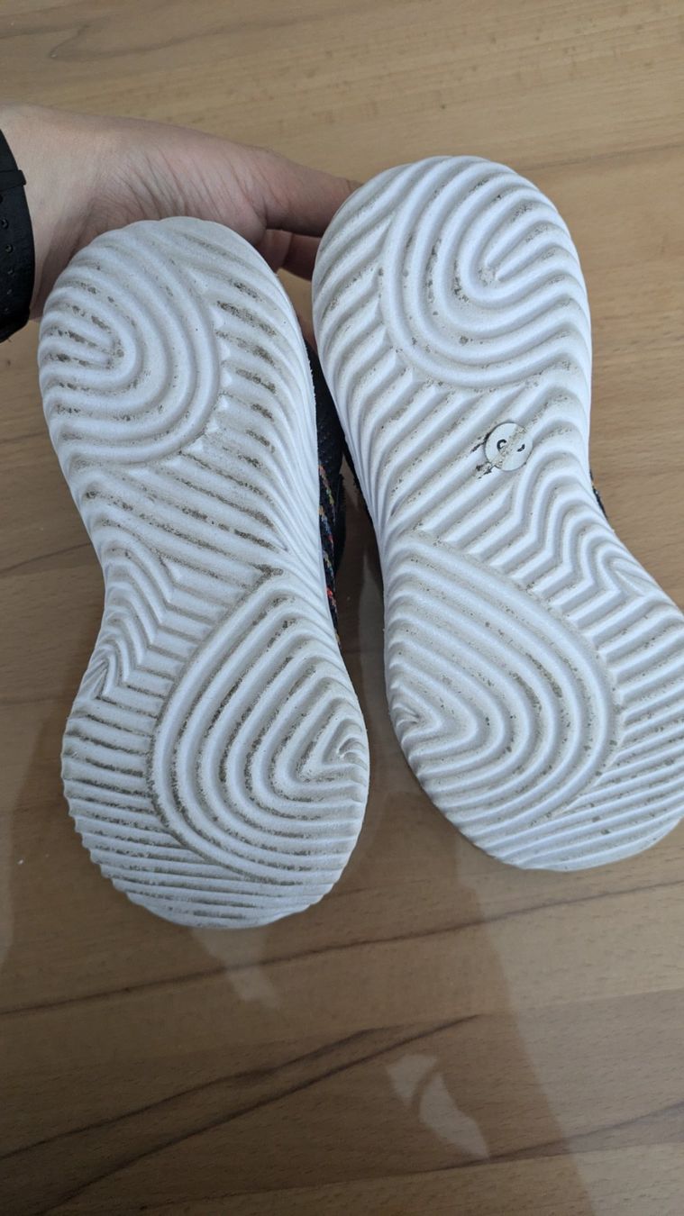 Scarpe per ragazze: 1x getragene Dockers Sneaker - Gr. 29 – Nuovo (secondo la descrizione) da Staufen venduto da Fleby84 2