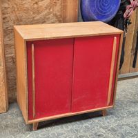 Antiker Kult Schrank