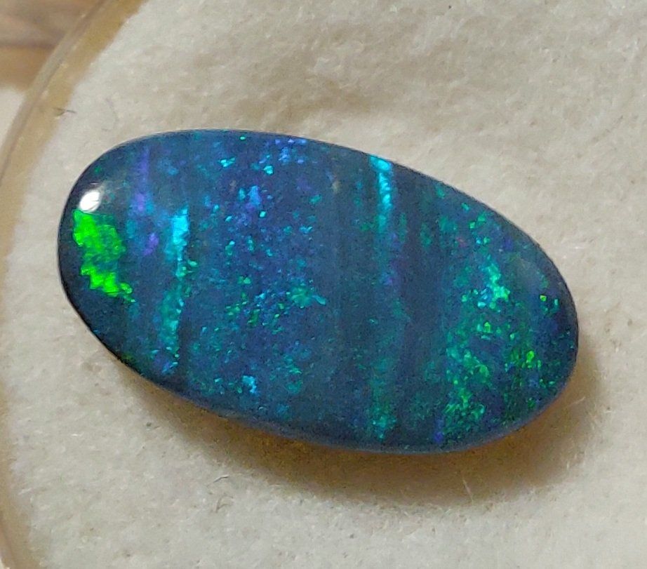 Pietre preziose: Boulder-Opal oval – Nuovo (secondo la descrizione) da Klingnau venduto da