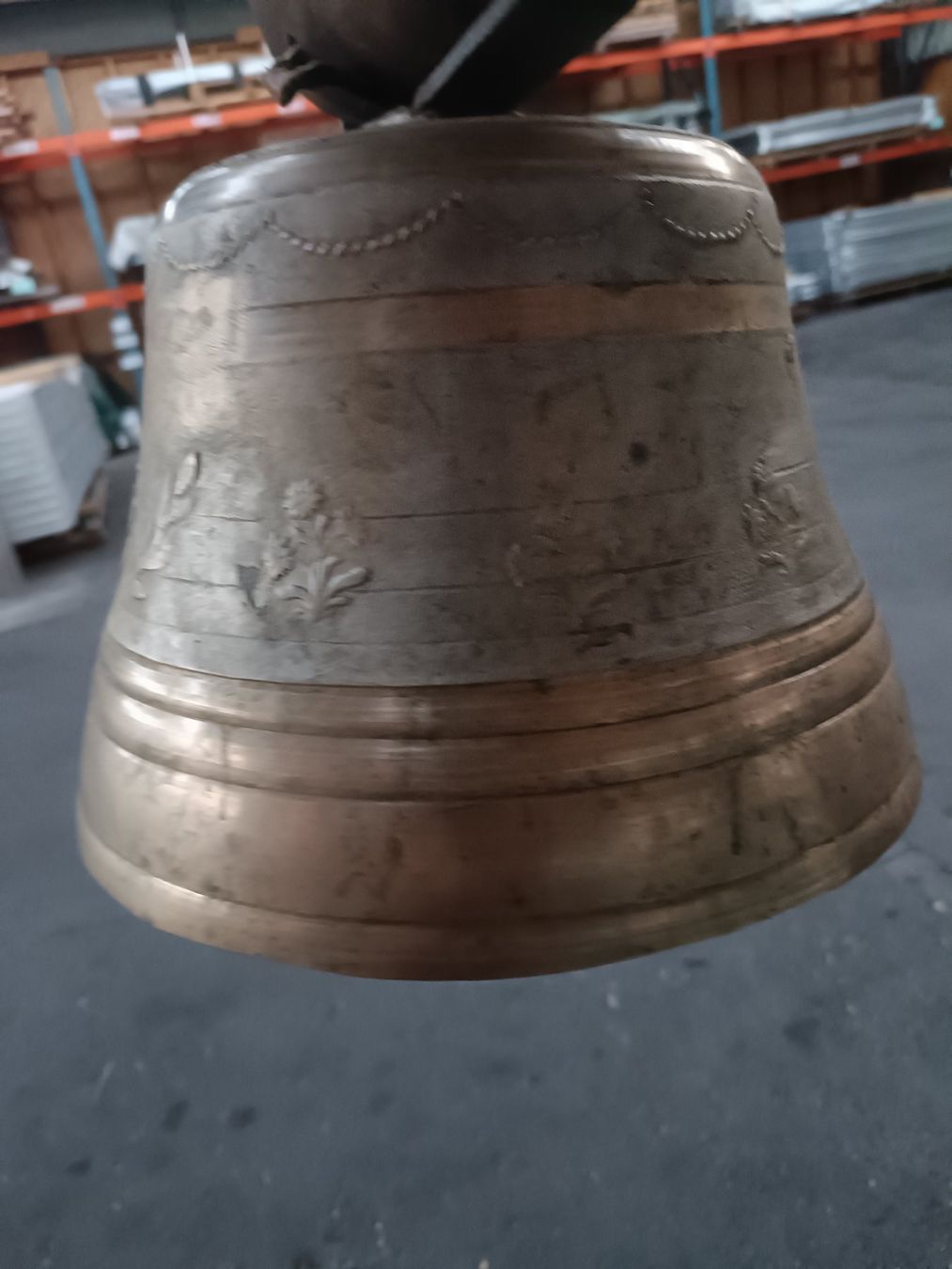 Cloches & sonnailles: Gebrauchte Schwere  Glocke 25cm DM – D'occasion à Däniken SO par sgoldvreni 1