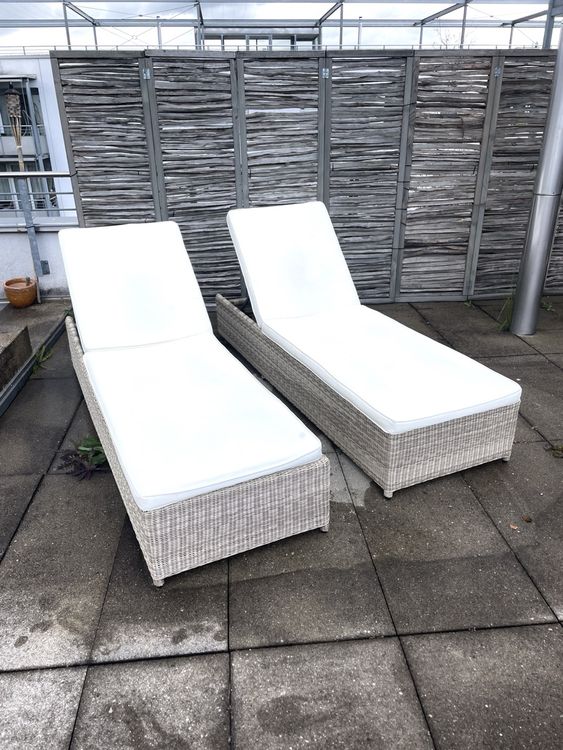 2x Liegestuhl aus Rattan inkl. Kissen Kaufen auf Ricardo