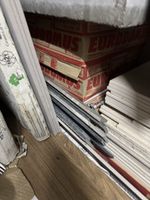 Diverse Bodenplatten, Wandplatten und Dachziegel
