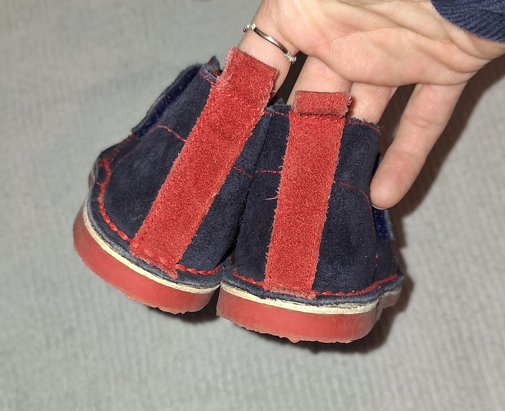Scarpe per ragazzi: Chaussures daim fourrées, T. 22, bleu/rouge – Usato da Jussy venduto da lia_sb7q 2