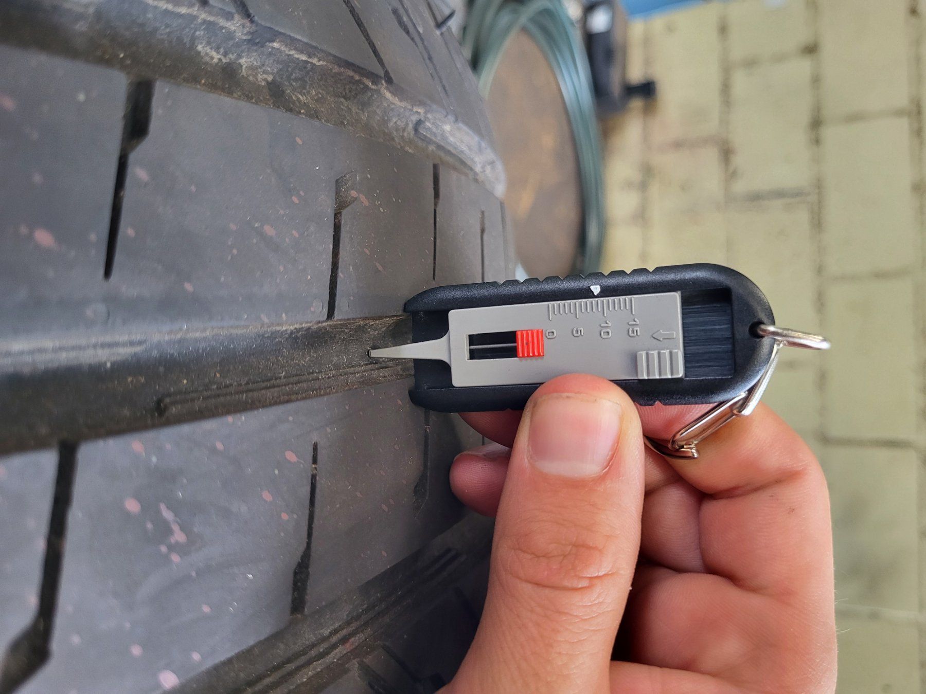 Pneumatici & Ruote complete: Reifen 235/65 R16C – Usato da Lyssach venduto da Lornfz 3