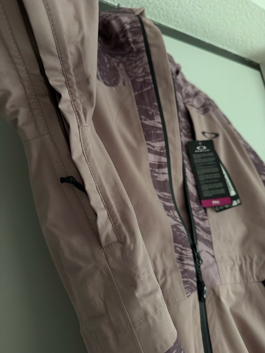 Oakley Giacche: Oakley Ski Jacket Pink Print Regular Fit Size S New – Nuovo e nell'imballaggio originale da Unterseen venduto da iry_78zl 3