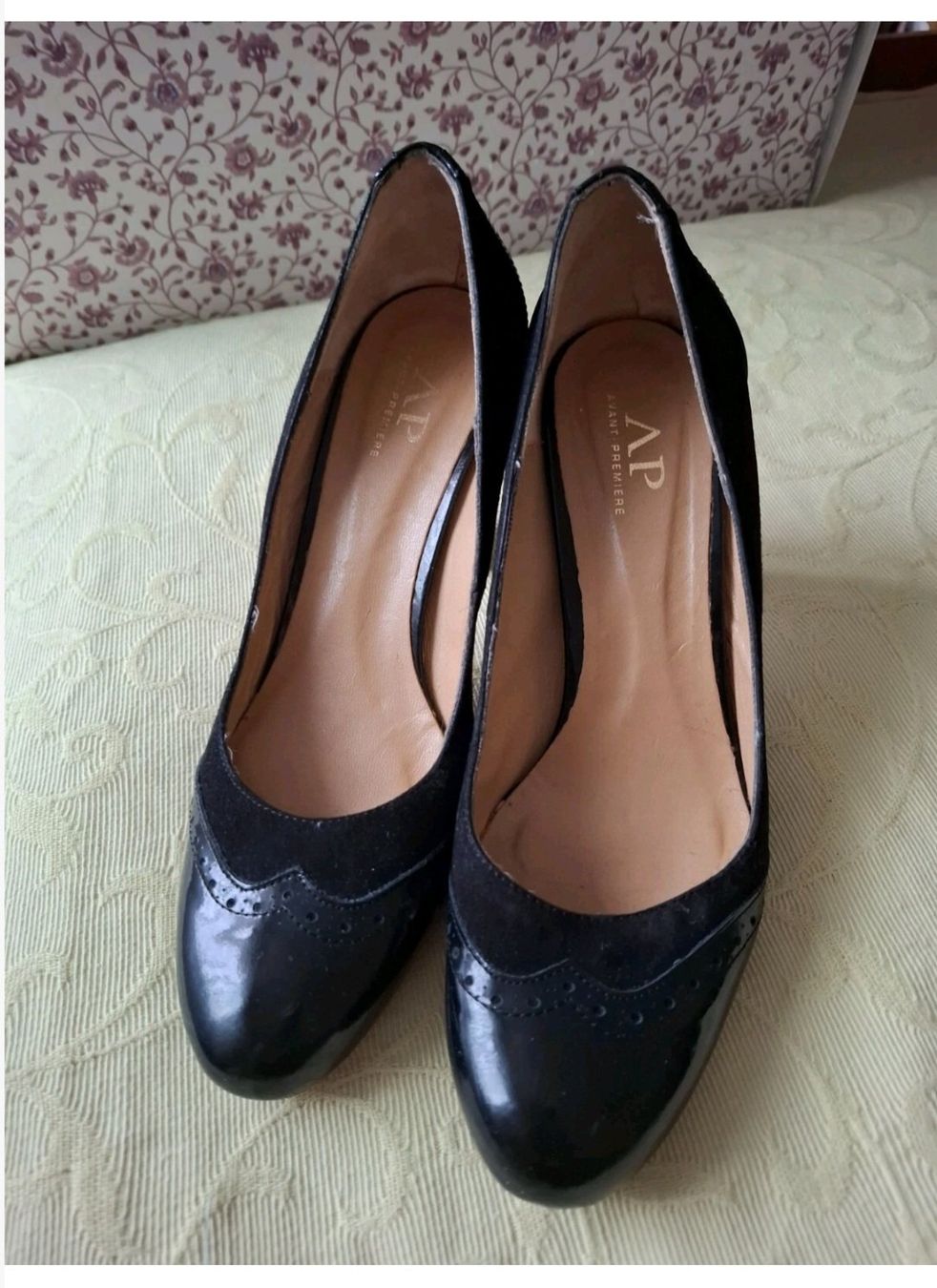 Scarpe da donna: Schöne Pumps Gr.39 Echtleder Schwarz AP – Usato da St.Gallen venduto da LaMiSa 1
