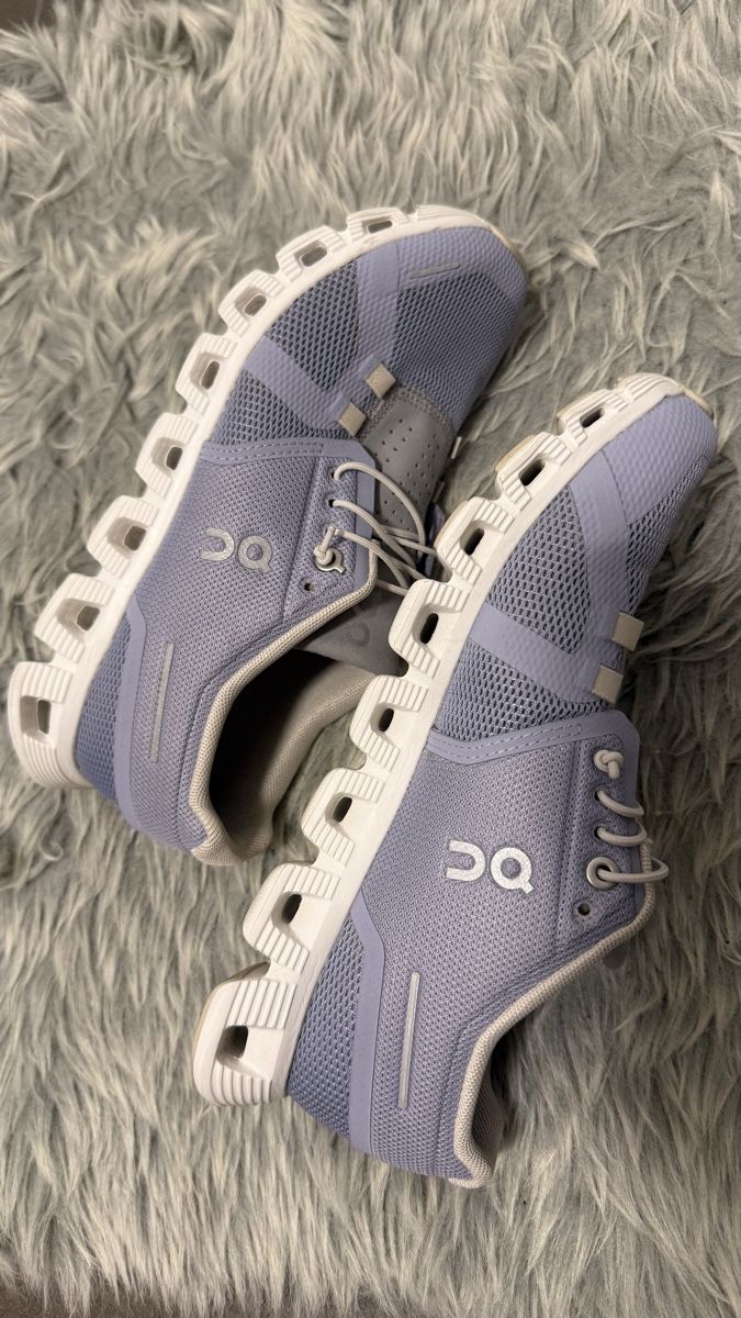 On Damenschuhe: On Running Cloud Schuhe lila size 37.5 – Gebraucht aus Boswil von hey.itsme 2