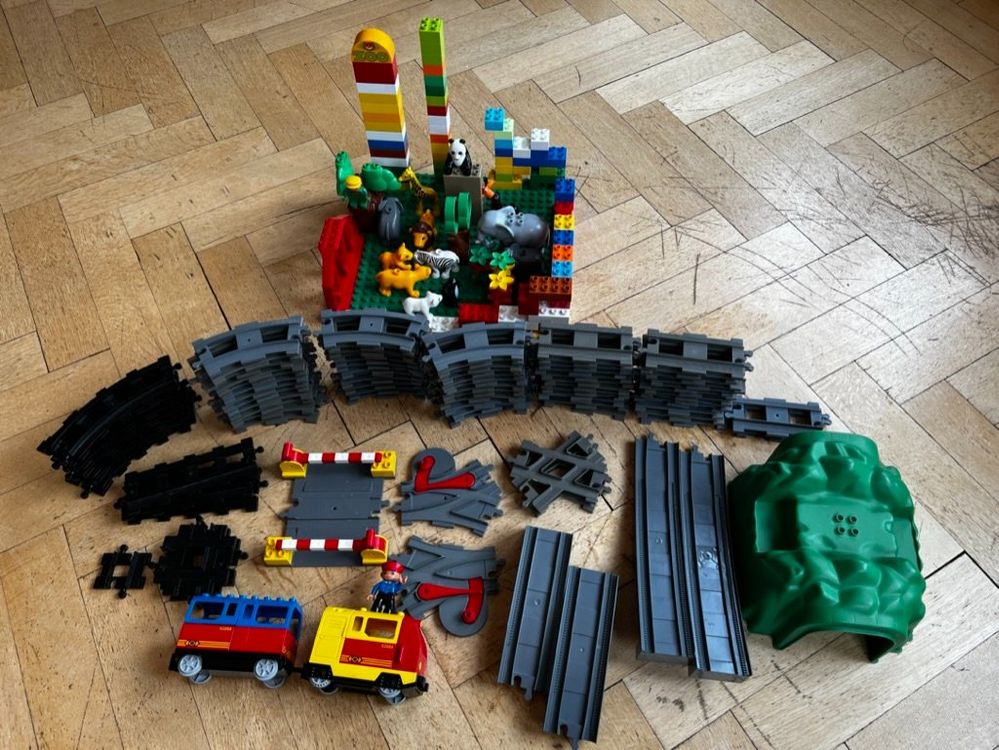  Foto zu Elektrische Lego Duplo Eisenbahn und Zoo (Gebraucht) in Pfäffikon SZ 