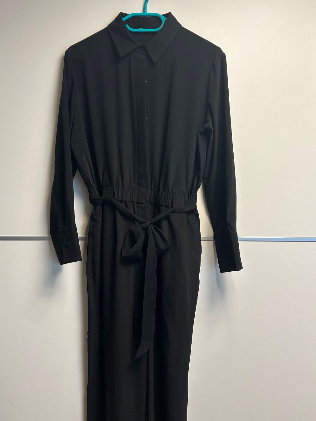 Zara Tute: Tuta nera Zara – Usato da Tenero venduto da cri_k5th