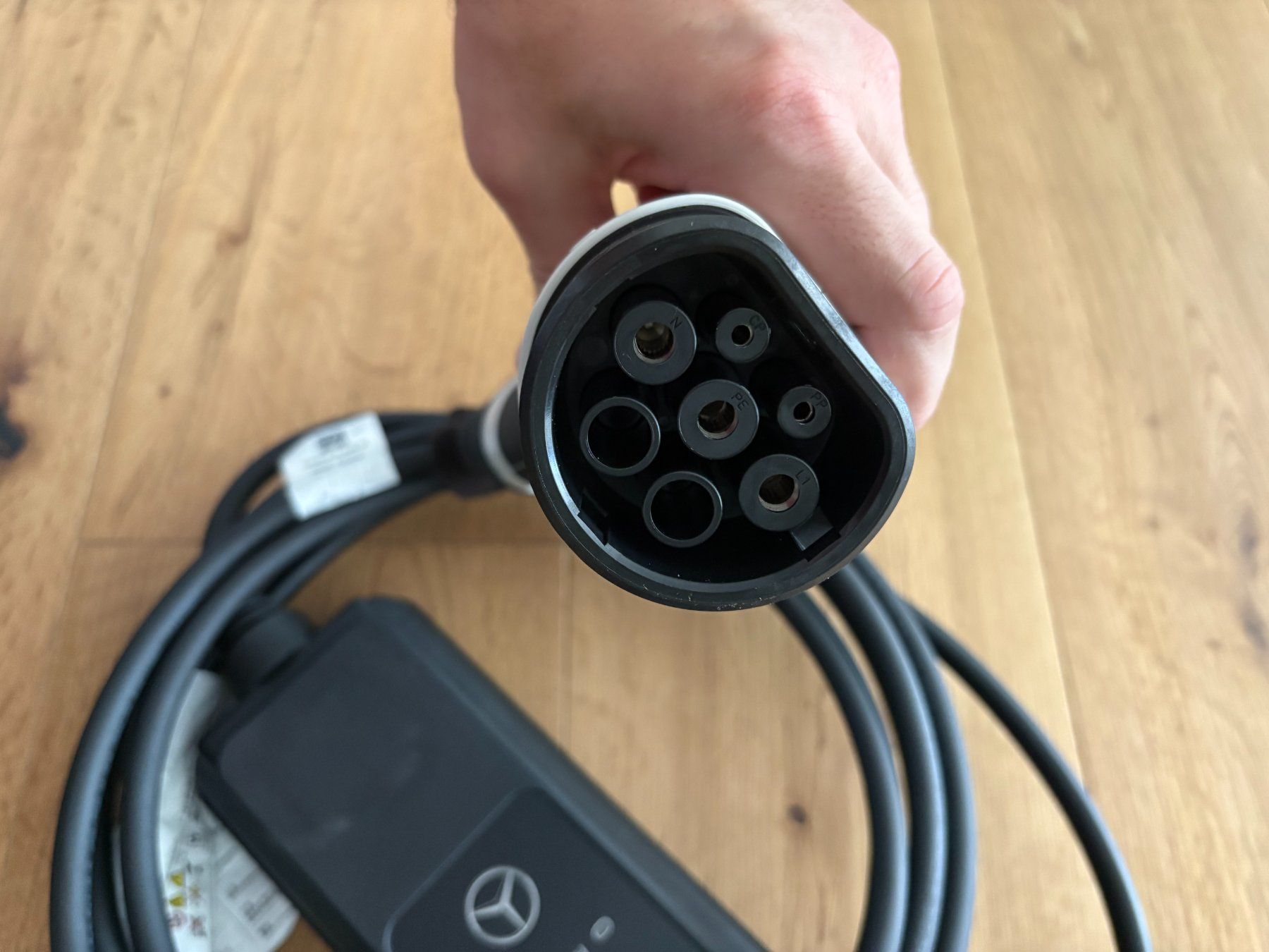 Cavi: Original Mercedes Ladekabel Mode 2 CEE 16A - NEU – Nuovo e nell'imballaggio originale da Muttenz venduto da kuz_kx79 2