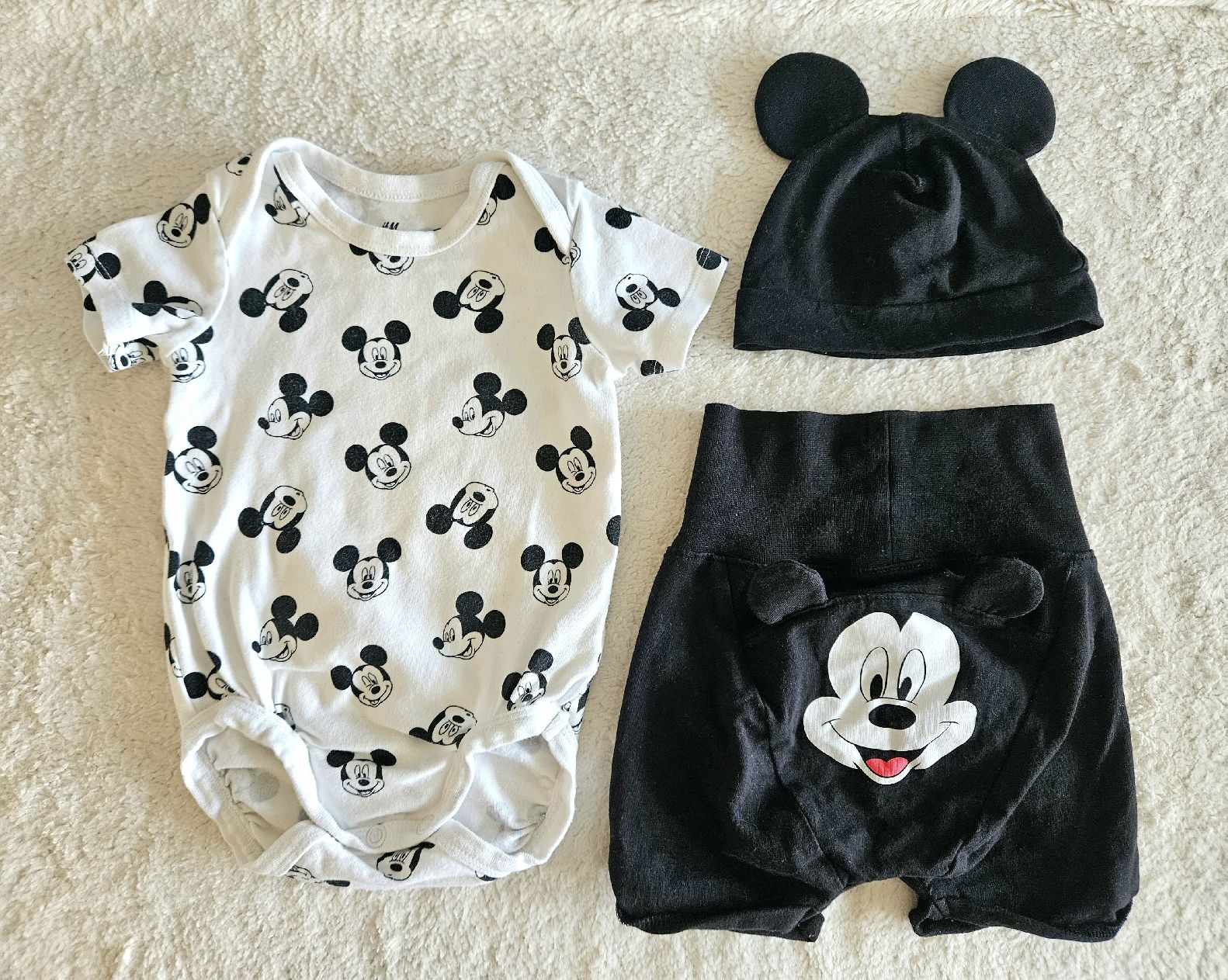 H&M Lotti & Set di vestiti: Mickey Mouse Set 62 – Nuovo (secondo la descrizione) da Zürich venduto da Kris8050