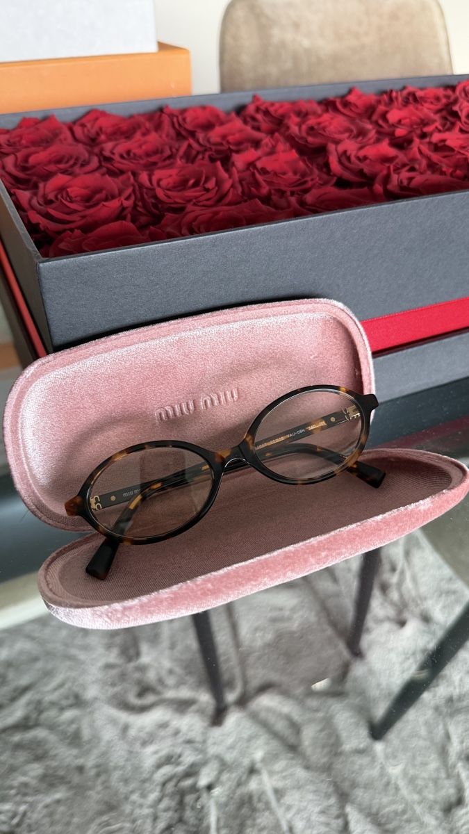 Miu Miu Brillen & Gläser: Miu Miu Brille braun leoprint mit Etui – Gebraucht aus Steinhausen von Luxuryfashion123