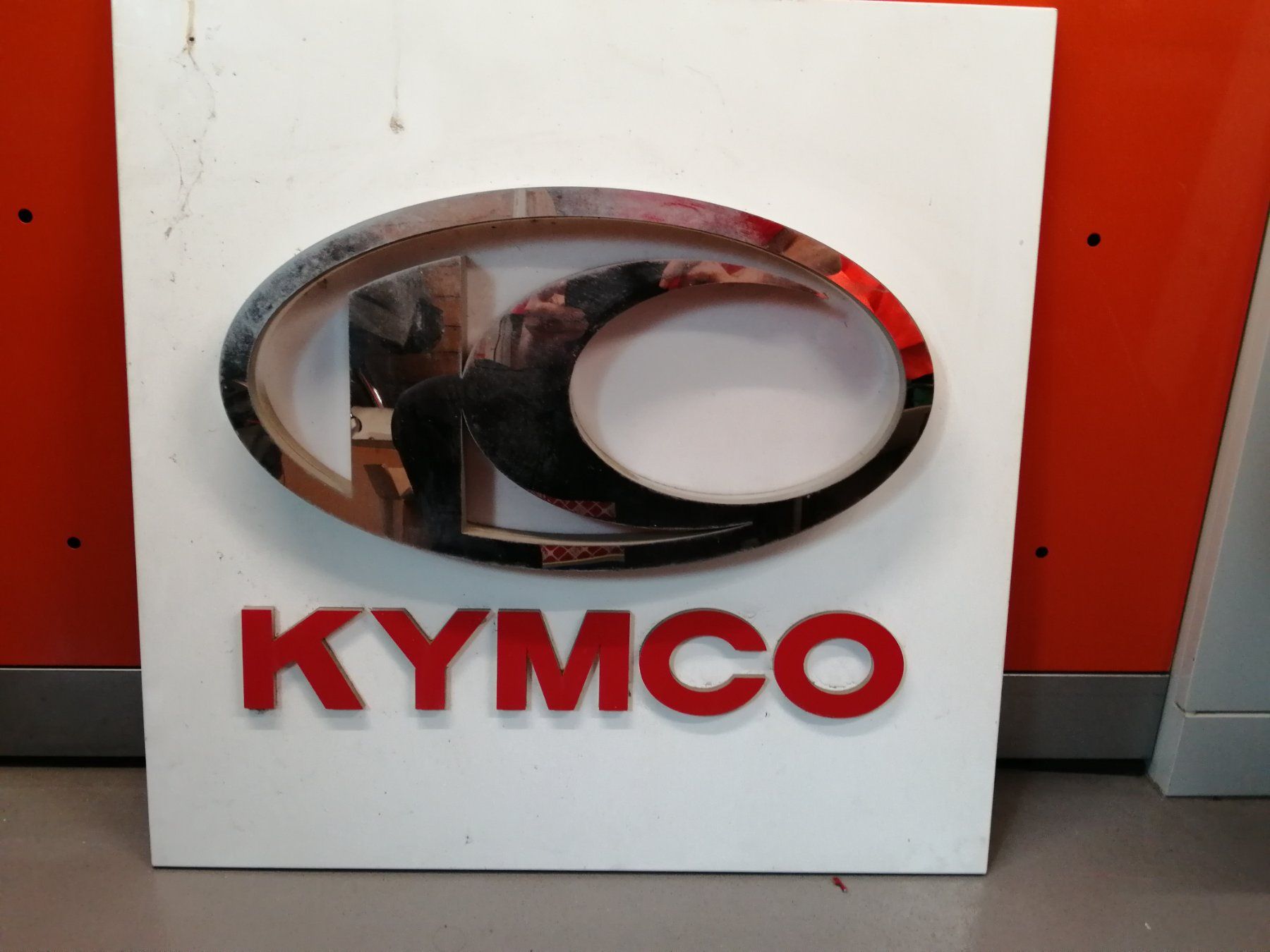 Insegne: Kymco Leuchtreklame – Usato da Wildegg venduto da Enginev8 1