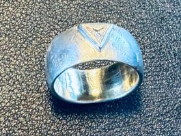Massiver Silberring 925 mit dreieckigem Stein – 9 g