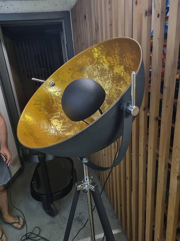 Lampade: Stehlampe Filmset-Style Golden – Usato da Zürich venduto da Awipi 1