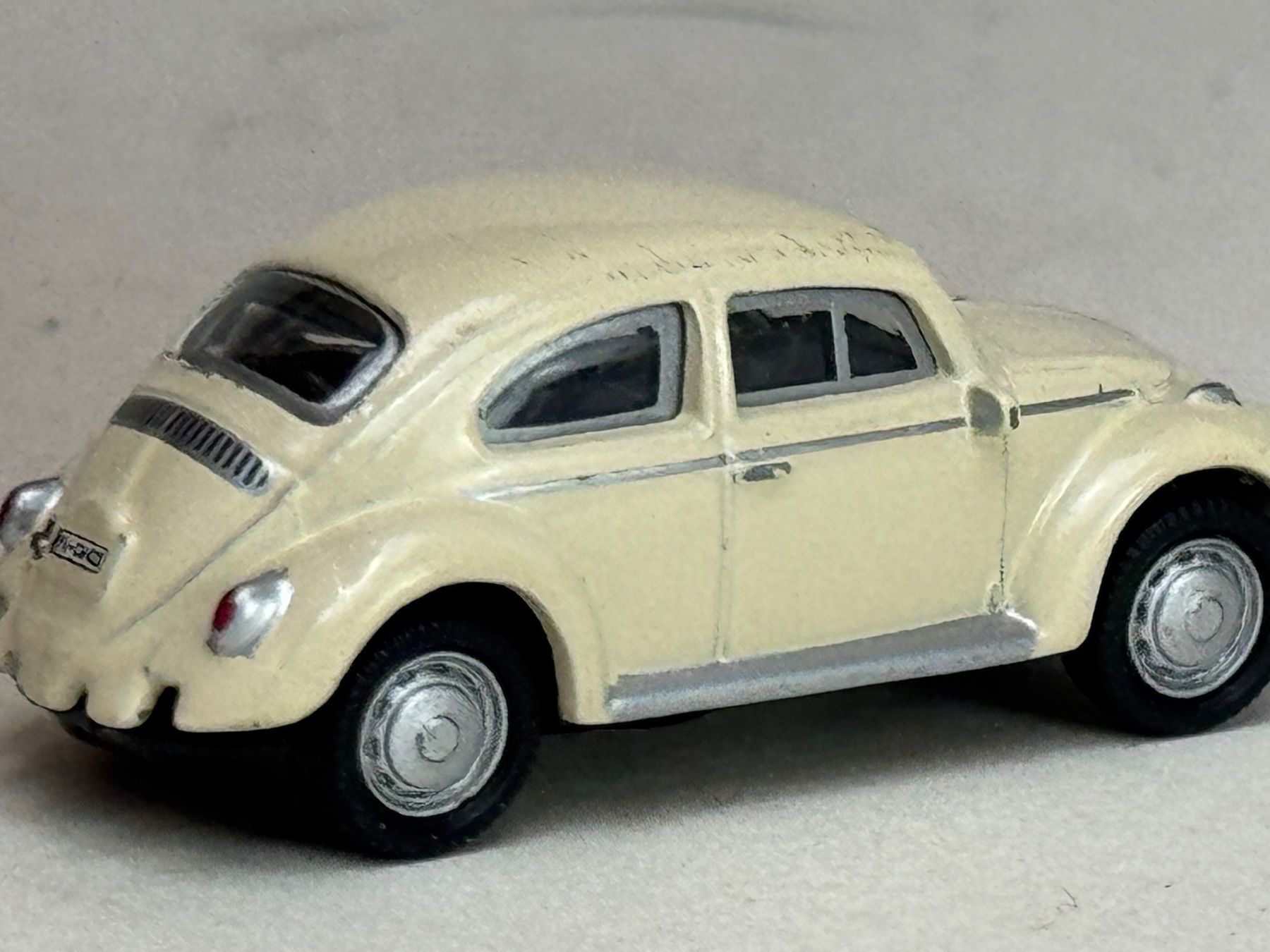 Jaguar Voitures modèles: GB1- High Speed Käfer hellbeige Metallmodell – D'occasion à Elm par Wikmtz 1