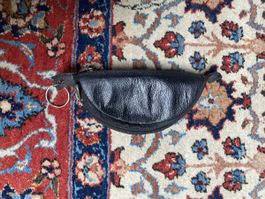Leder Tasche als Anhänger mit Stauraum 