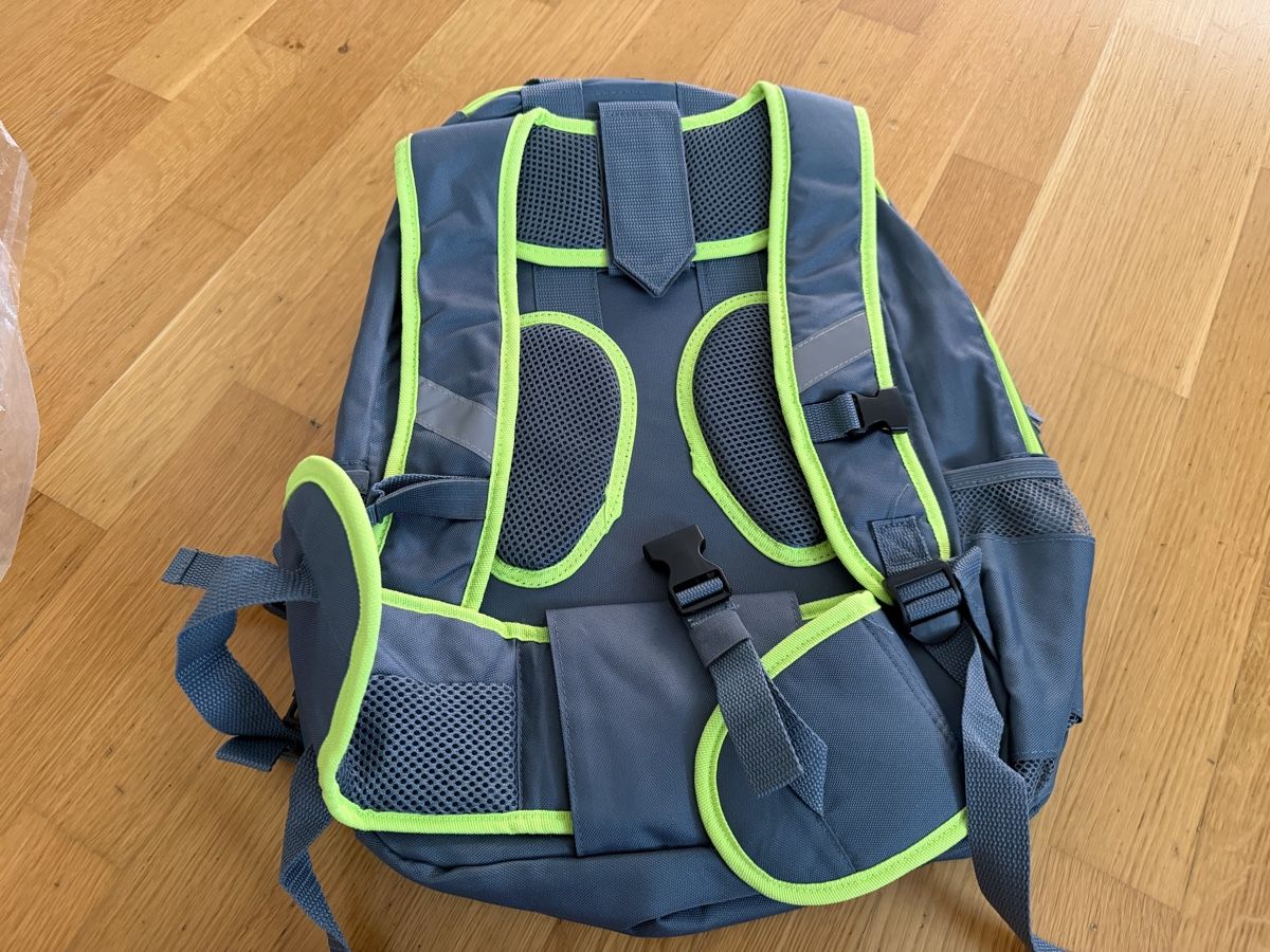 Sacs & sacs à dos: Neuer Rucksack mit Regenschutz Tasche – Neuf (Voir description) à Bettlach par Tradenet100 1