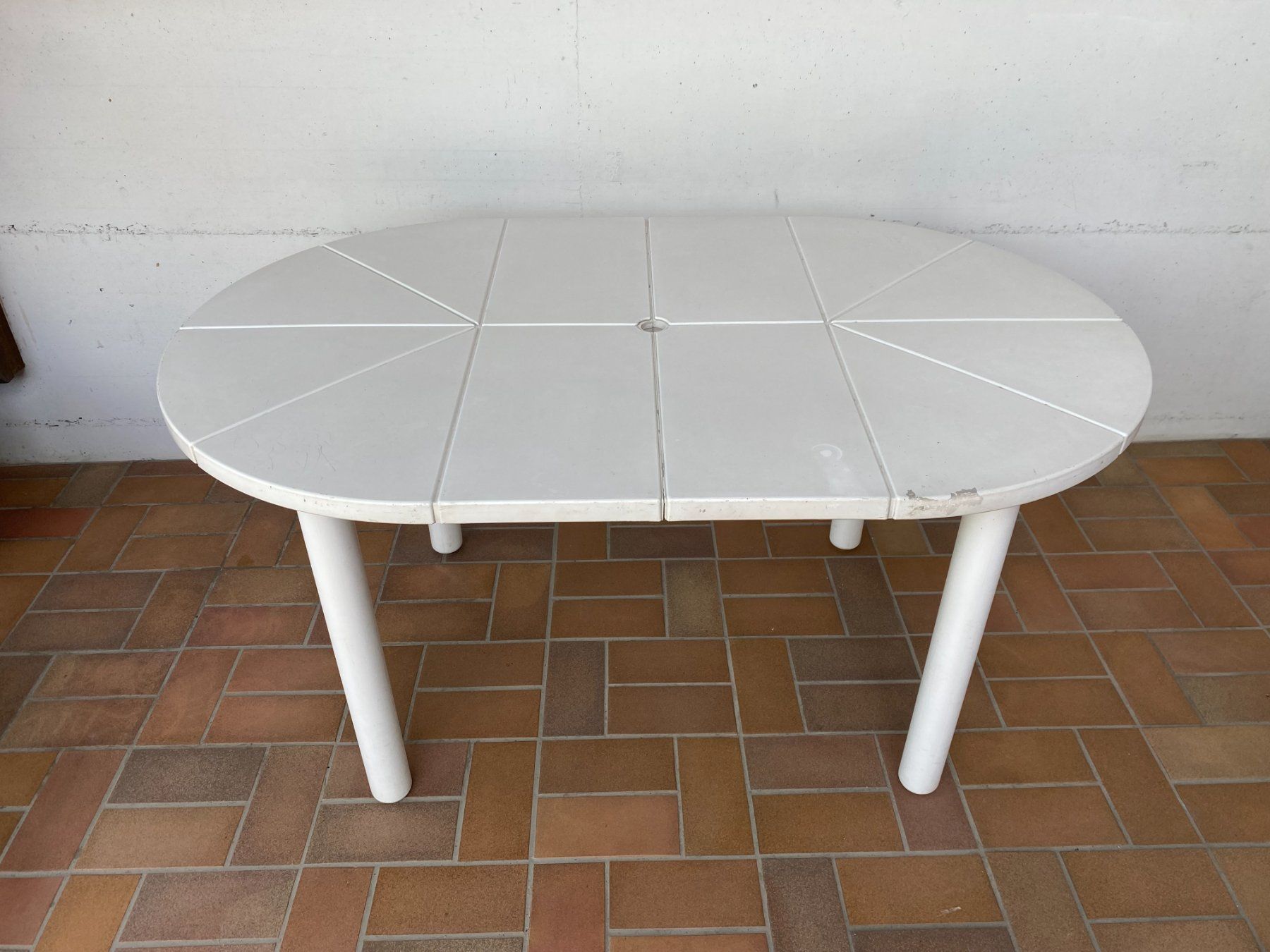 Tische: Gartentisch oval weiss ausziehbar gebraucht – Gebraucht aus Berg TG von Electrolux23 1