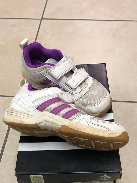 Schuhe für Mädchen: Sneaker – Gebraucht aus Verscio von nat_928w 1