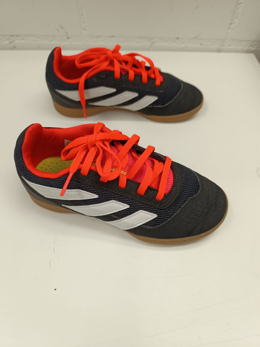 Adidas Schuhe für Jungen: adidas Hallenschuhe Gr. 32 – Gebraucht aus Ehrendingen von Cheronimo2 1