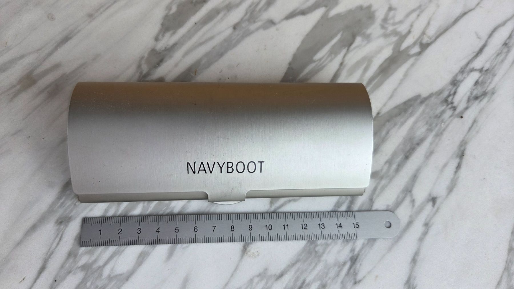 Autres vêtements & accessoires: Navyboot Brillenetui, Aluminium Hardcase – D'occasion à Fislisbach par Maieriisli25