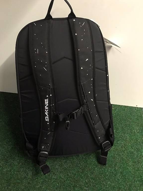 Rucksäcke: DAKINE Rucksack NEU – Gebraucht aus Kerns von inspo 1