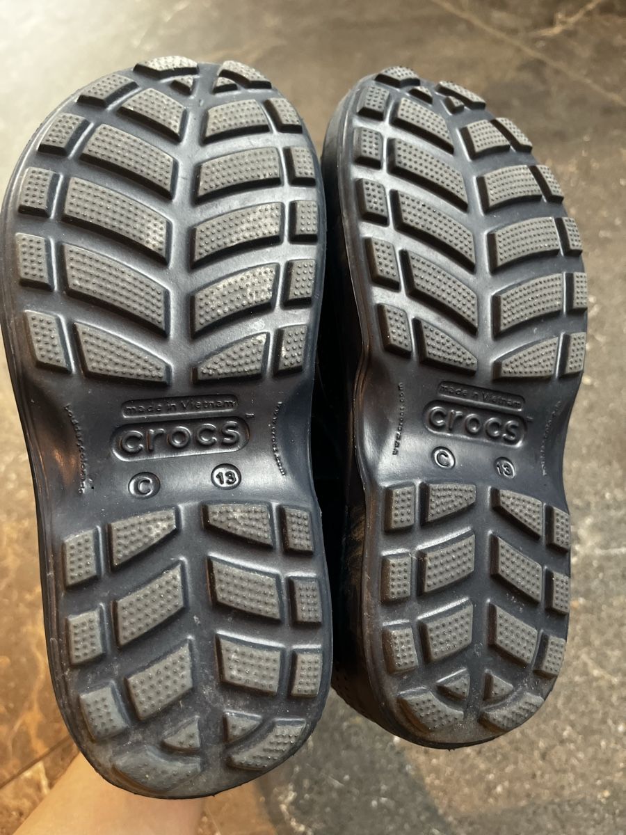 Crocs Scarpe per ragazzi: Crocs Gummistiefel C13 & Leder Schuhe 30 – Nuovo (secondo la descrizione) da Davos Dorf venduto da AJRMBA 4