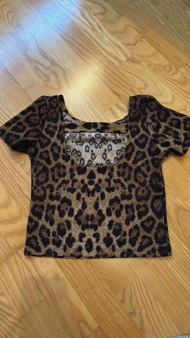 Lotti di vestiti: Kleiderpaket: Zwei schöne Sommertops – Usato da Roggwil BE venduto da R.. 2