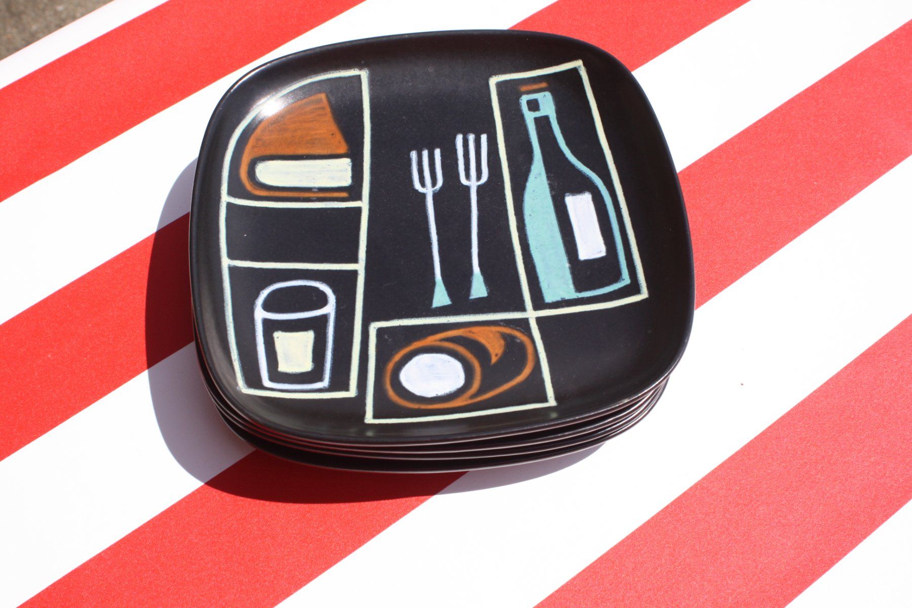 Teller: 4 VINTAGE KUNST TELLER (STIL PICASSO) – Gebraucht aus Wauwil von Pneuedy 8