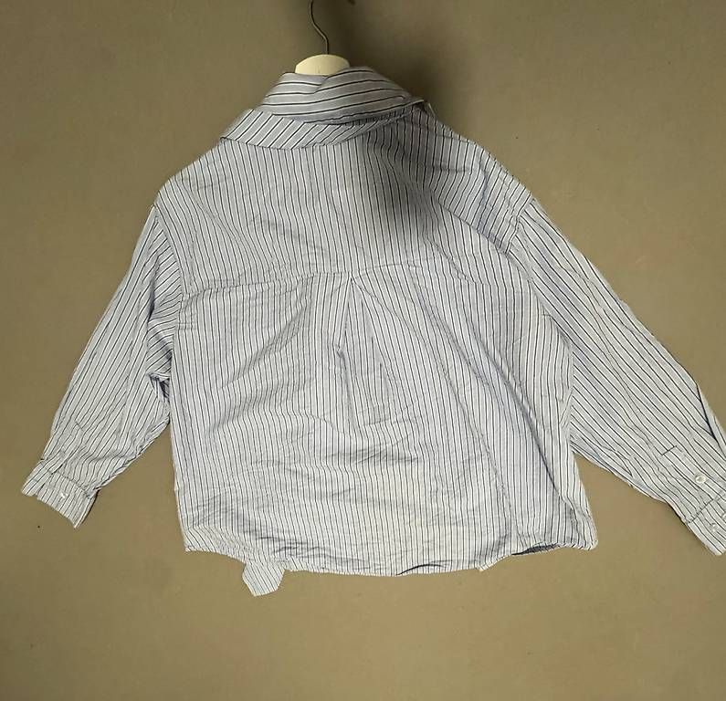 Blusen: Damenbluse blau  mit Krawatte – Neu und originalverpackt aus Luzern von fer_68nv 1