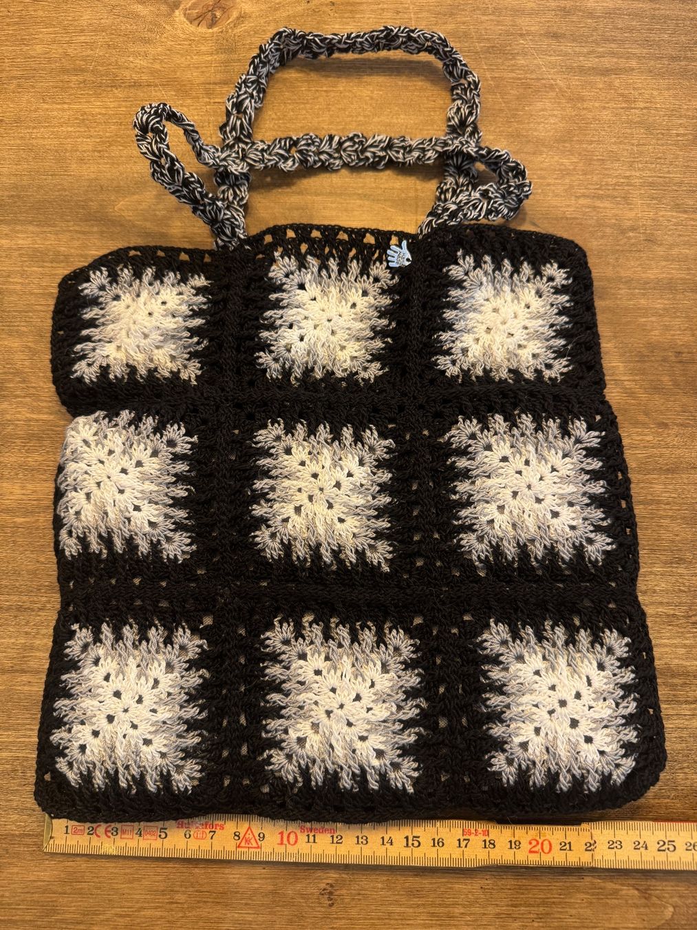 Borse da donna: Tasche gehäkelt schwarz weiss – Nuovo (secondo la descrizione) da Niederhasli venduto da Omelli71