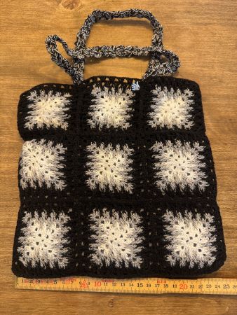 Tasche gehäkelt schwarz weiss