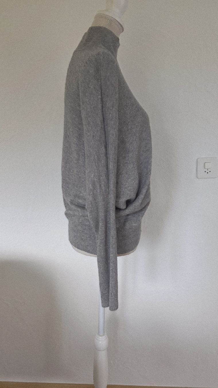 Repeat Pullover & Sweatshirts: Zeitlos schön, Pullover von "REPEAT" Gr.  38 – Gebraucht aus Schneisingen von backstore24 2