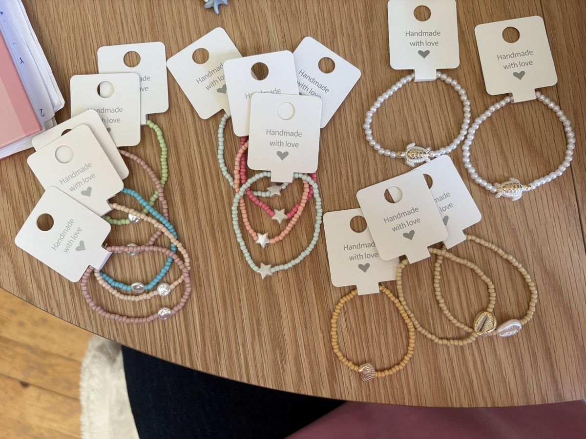 Bracelets: HANDMADE BRACELETS – D'occasion à Grindelwald par juliacieeslak