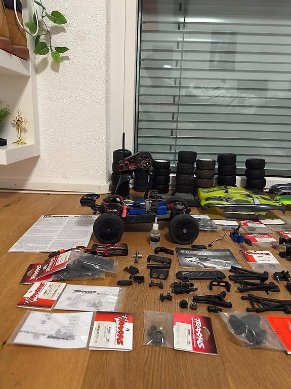 Traxxas Modellismo RC: TRAXXAS E-Revo VXL 1/16 – Usato da Wetzikon ZH venduto da Migolo 4