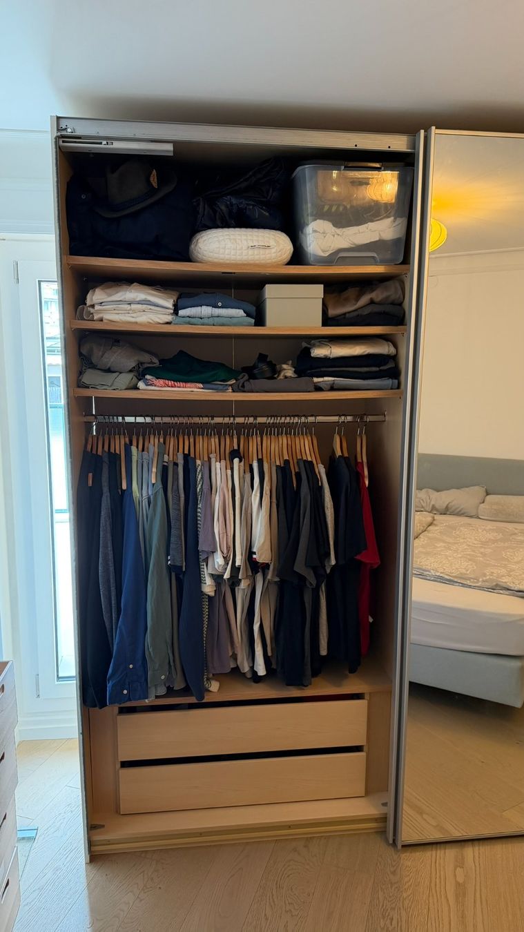 Armoires: Large sliding door wardrobe — excellent condition – D'occasion à Lausanne par phk_6d9h 1