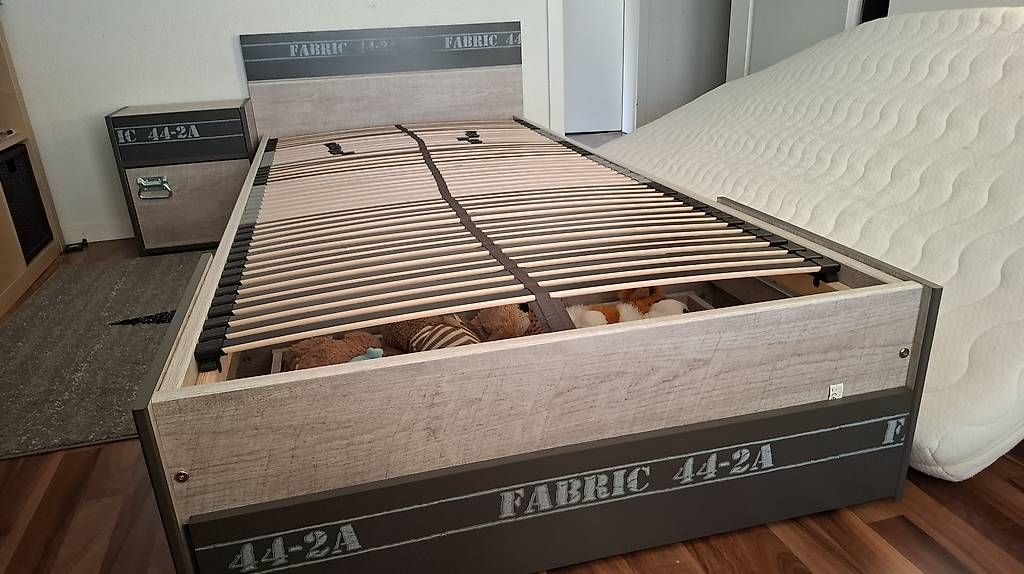 Letti: Jugendbett 90×200cm – Usato da Burgdorf venduto da lexu31 1