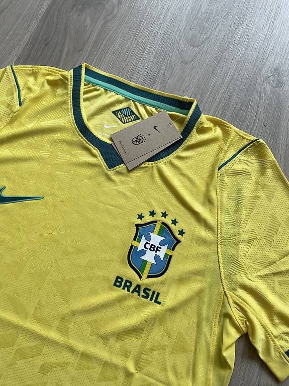 Leibchen & Hosen: Brasilien Trikot Neu – Gebraucht aus Biel/Bienne von Bolagol9 1