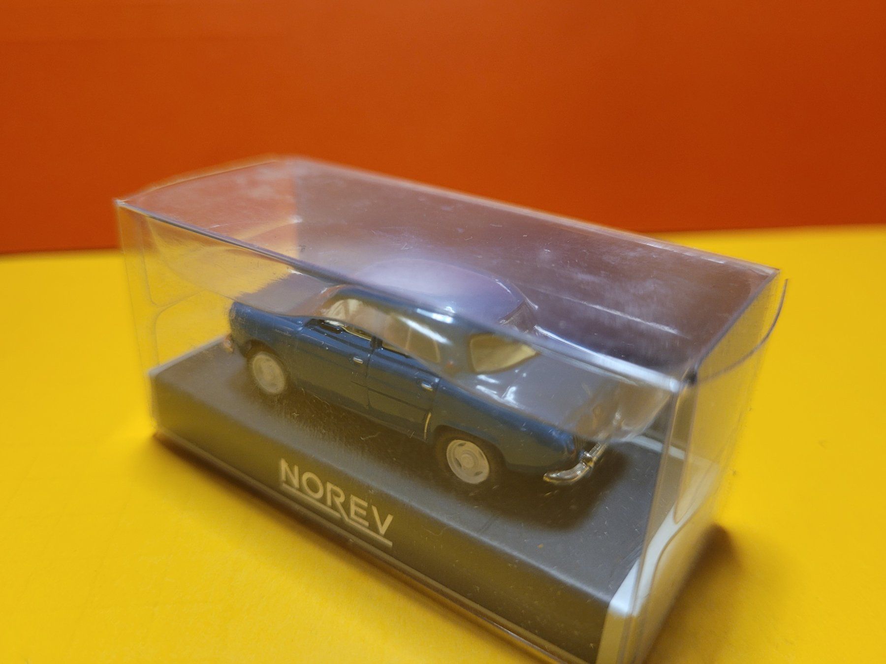 Renault Modellini d'auto: Renault Dauphine 1956 - 1:87 Norev – Nuovo e nell'imballaggio originale da Domdidier venduto da Bimbo57 1