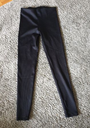 Schwarze Ripp Leggings, bequem und stylisch!