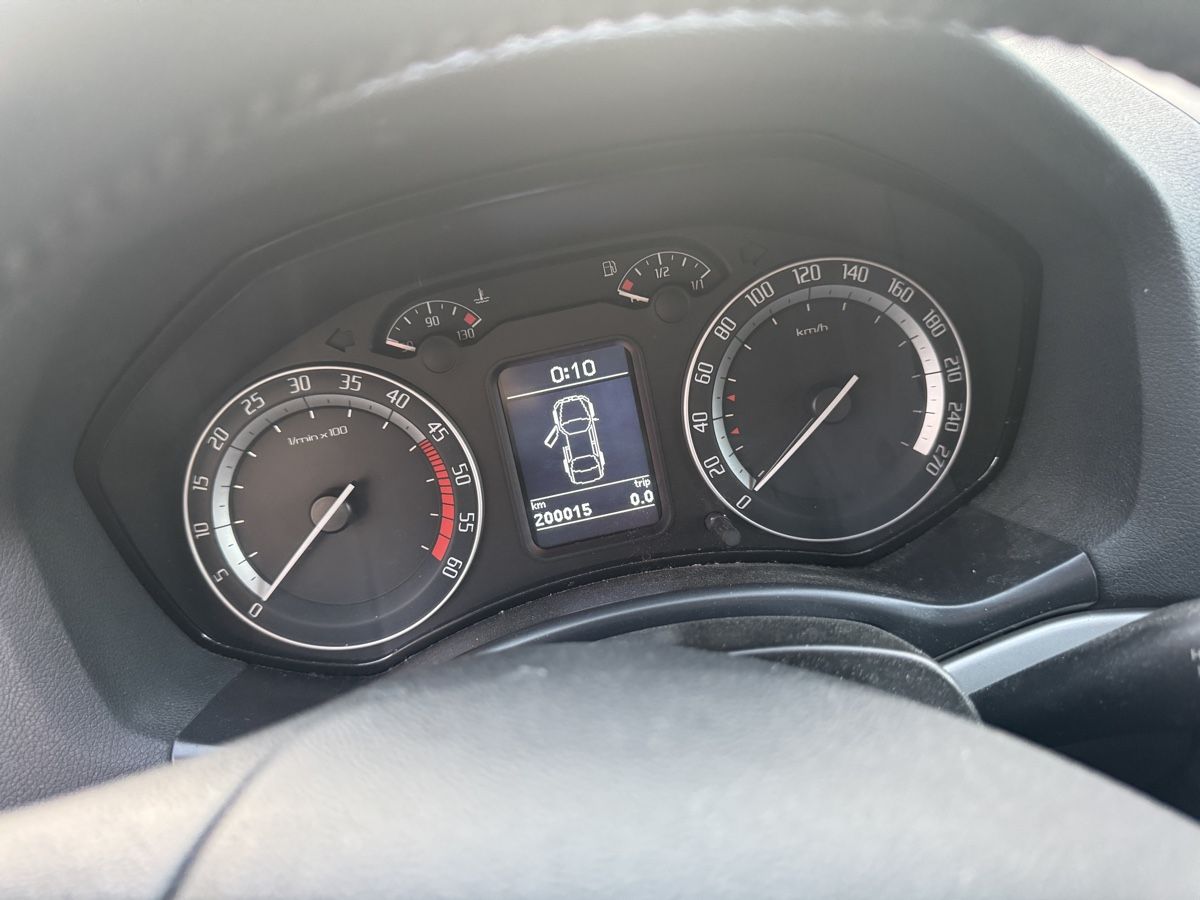 Skoda Automobili: Skoda Octavia combi  – Difettoso da Zollikofen venduto da nha_825x 6