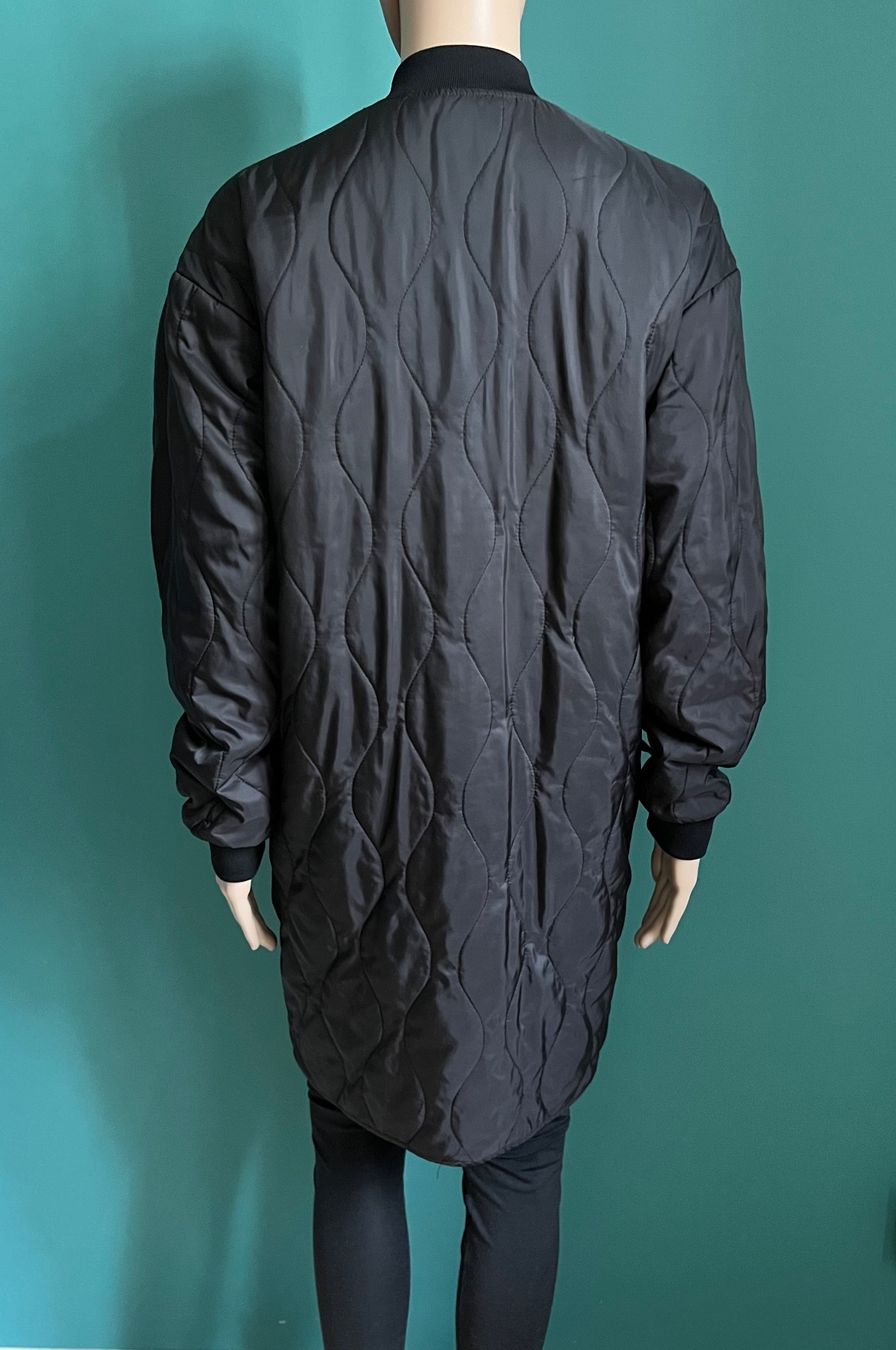 H&M Giacche: schwarze H&M Steppjacke 🖤 – Usato da Zürich venduto da ClosetQueen 4